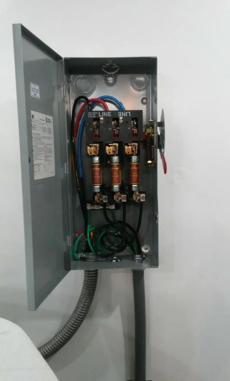Three-phase disconnect switch installed for Smoke Detector Installation in Theodore